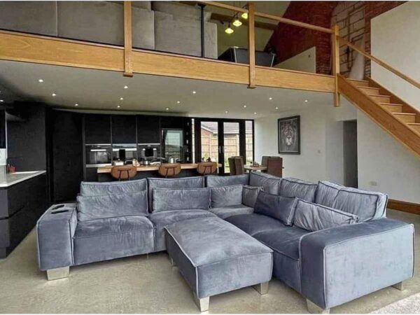 Large Corner Sofa - Perfect for Family Living Rooms, Excellent Condition! - Image 2