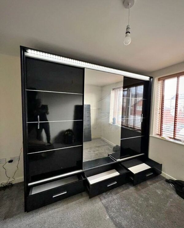 Florence High Gloss Black Wardobe included drawers - Image 4